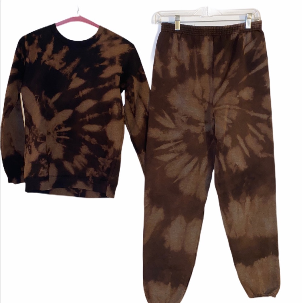Reverse tie dye sweatsuit
